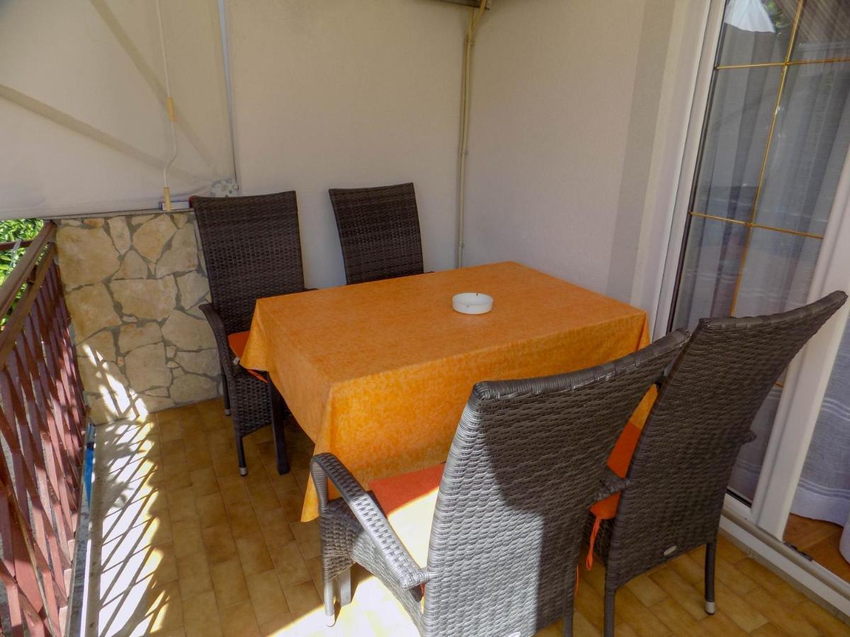 Oriella Apartmans And Room Novigrad  Exterior photo