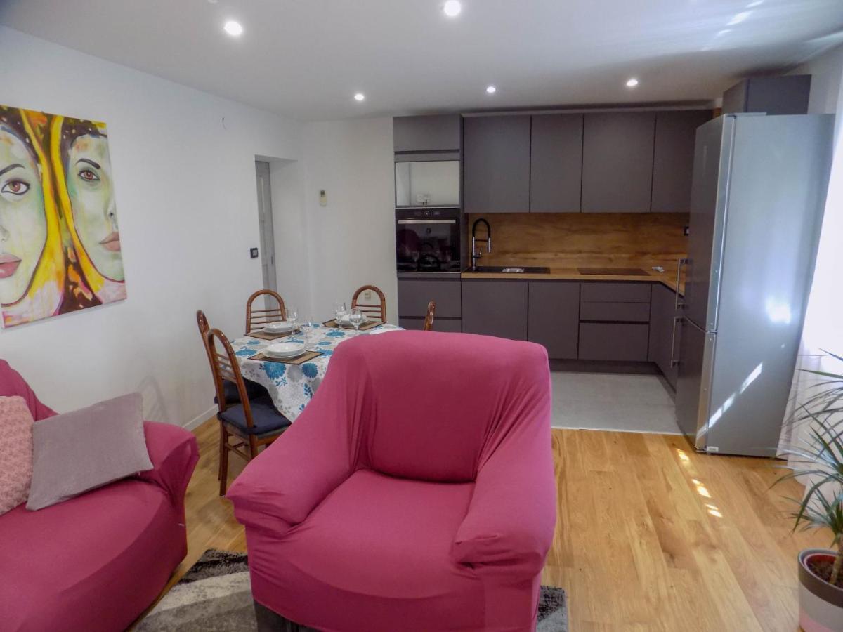 Oriella Apartmans And Room Novigrad  Exterior photo