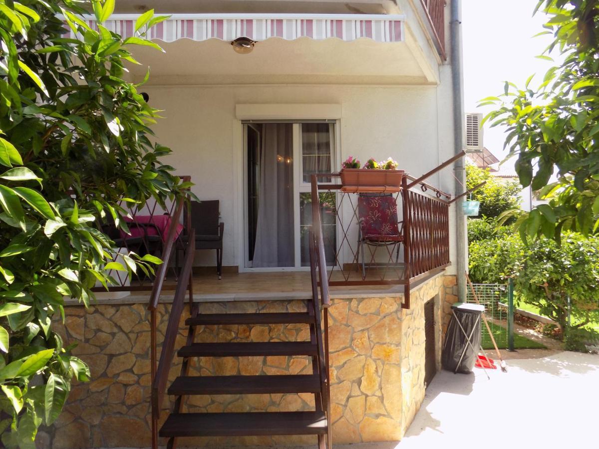 Oriella Apartmans And Room Novigrad  Exterior photo