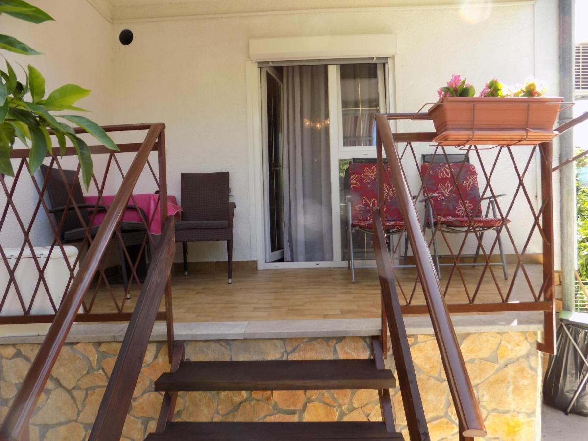Oriella Apartmans And Room Novigrad  Exterior photo