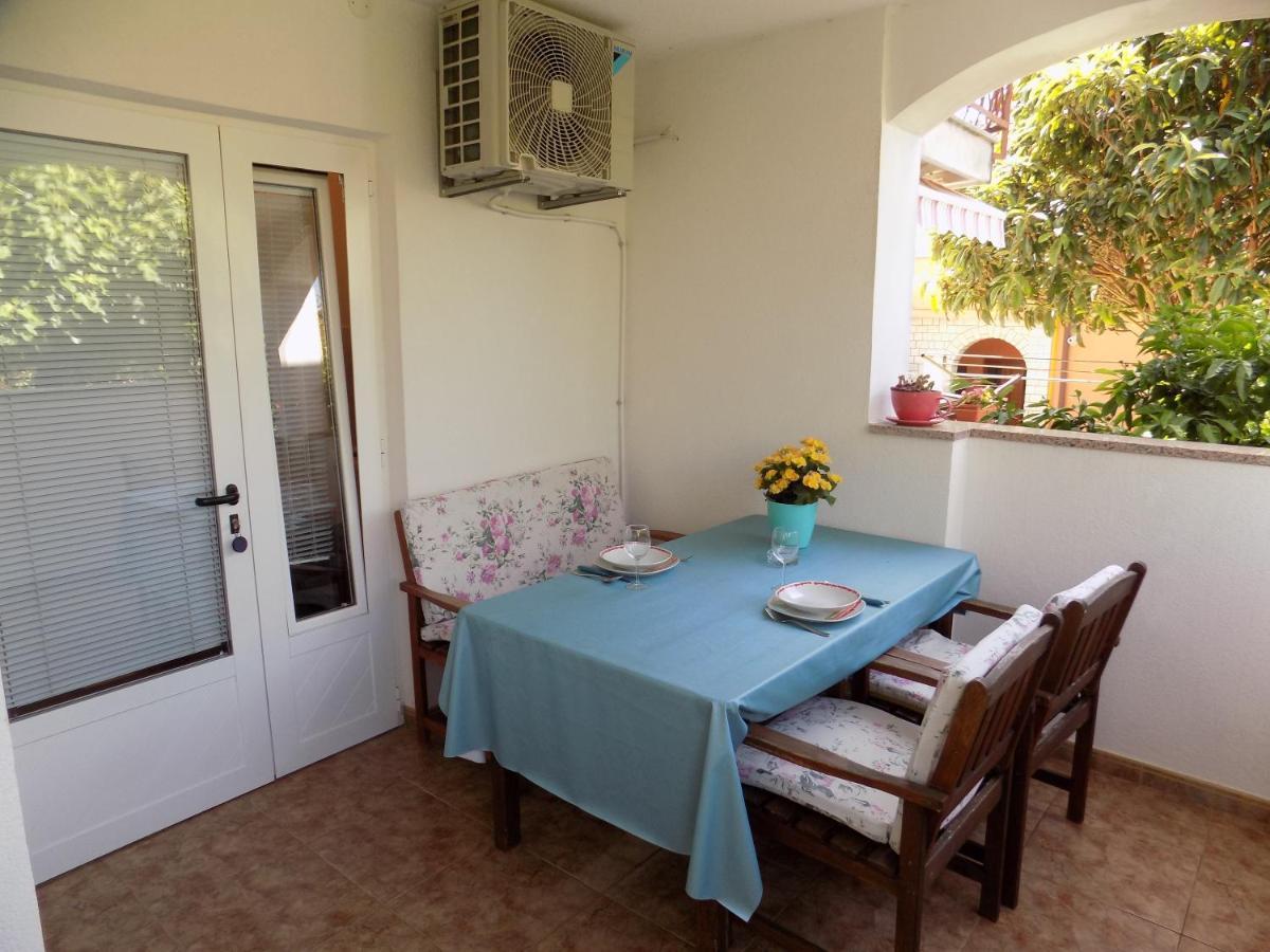 Oriella Apartmans And Room Novigrad  Exterior photo