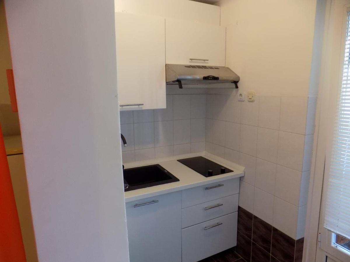 Oriella Apartmans And Room Novigrad  Exterior photo